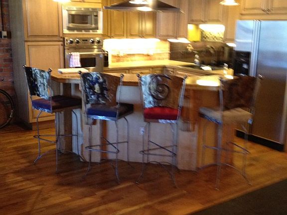 Great kitchen, gas cooktop, vent, stainless