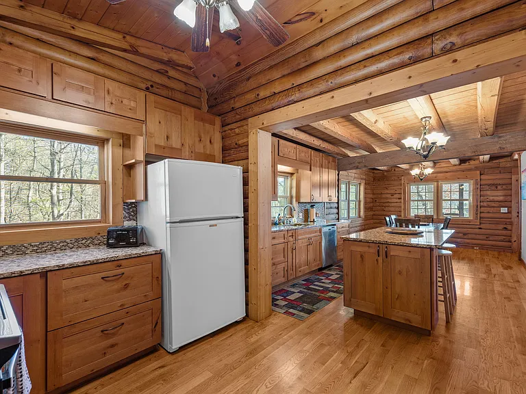 40 Chambers Dr — Photo 6