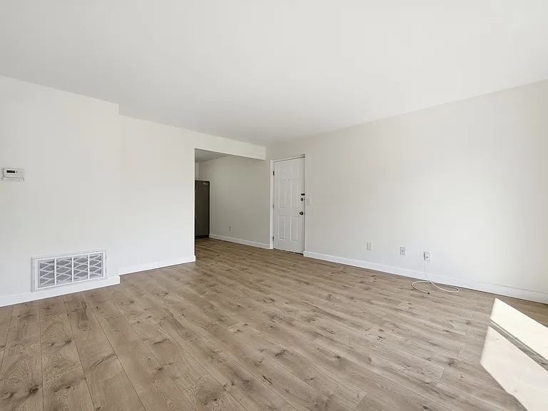 1021 Adworth Dr #J — Photo 3