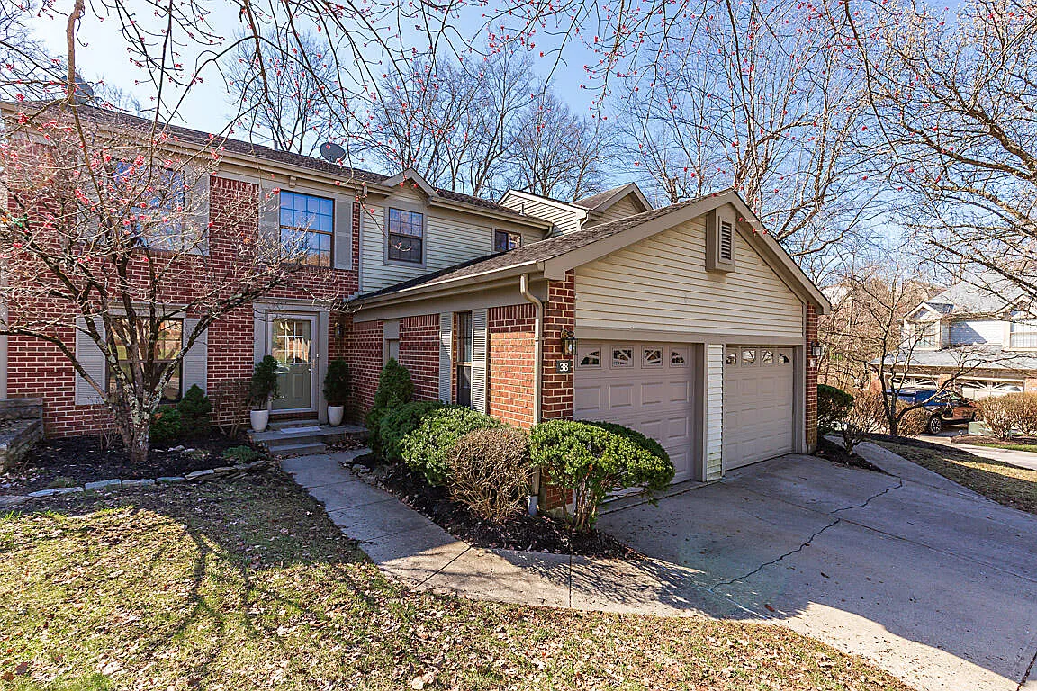 38 Spring Pl photo 1