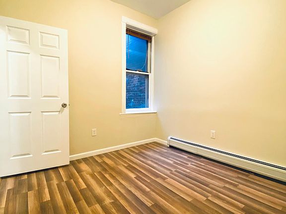 5th image of 150 Mallory Ave #2