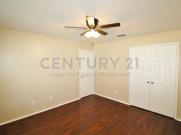 321 Briar Oaks Dr — Photo 15