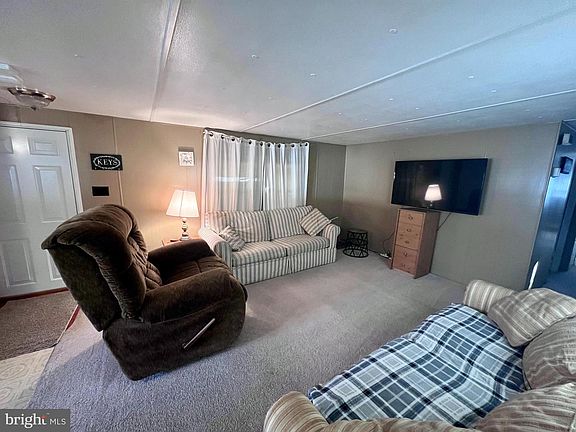 4th image of 27 Carriage Ln #15336