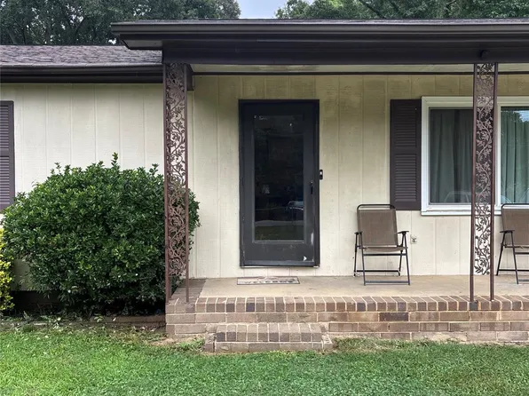 808 E Chestnut St, Stanley, NC 28164