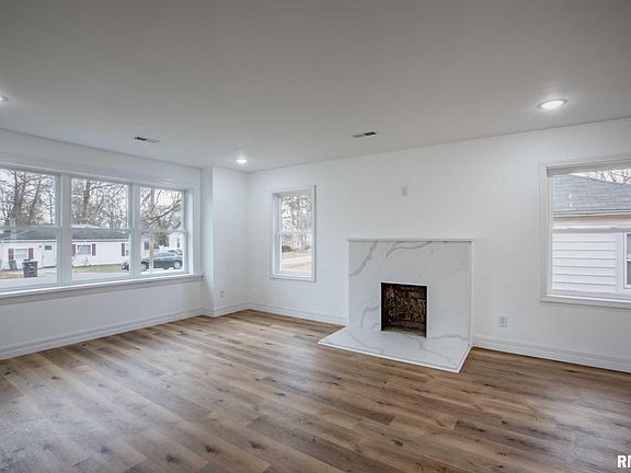 4th image of 924 N Almond St