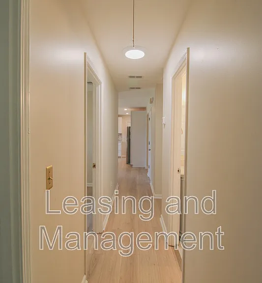 305 Millcreek Dr — Photo 10