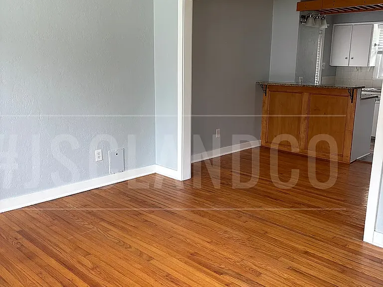 2213 Andover Ct — Photo 2