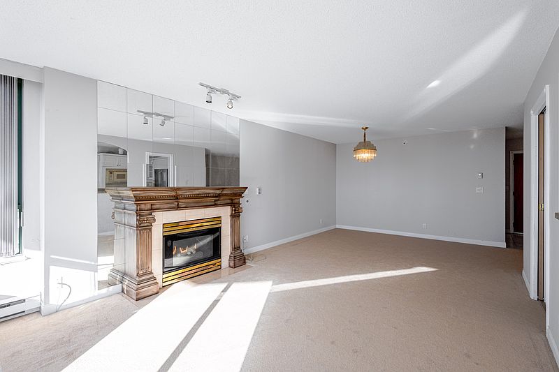 West Vancouver Apartment for rent - 2 Bedrooms — photo 11