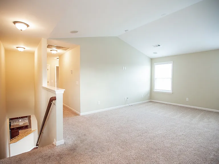 2124 Kirkwood Dr — Photo 10