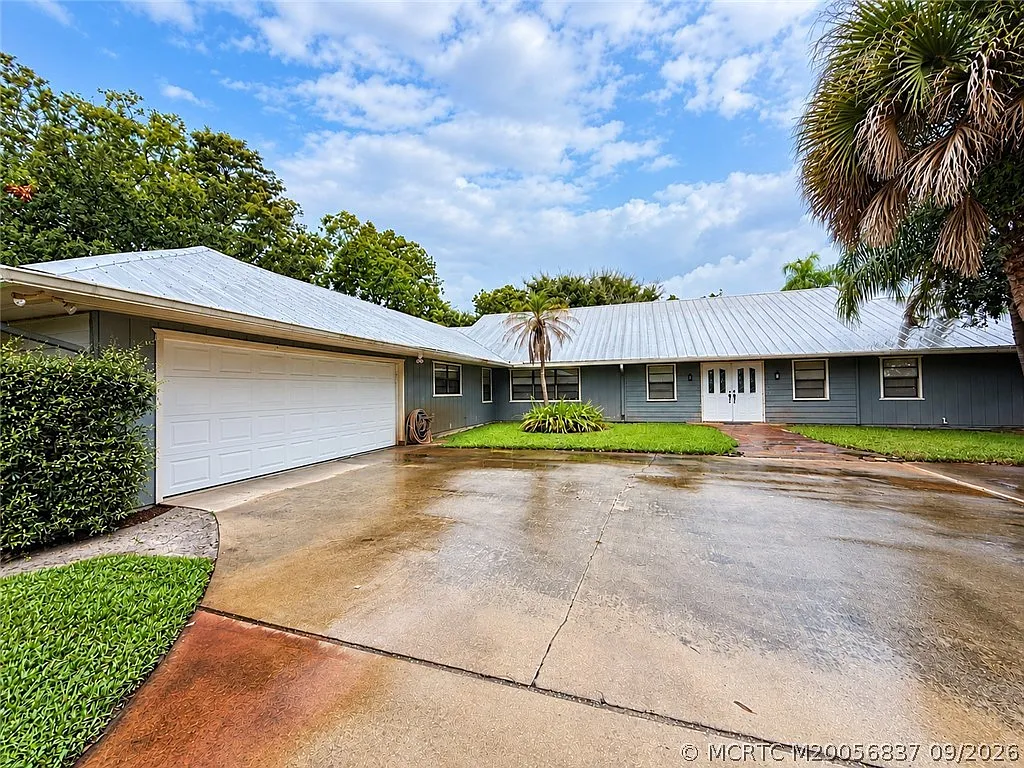 3 bed, 3.0 bath, 2391 sqft, $3,300 — Photo 4