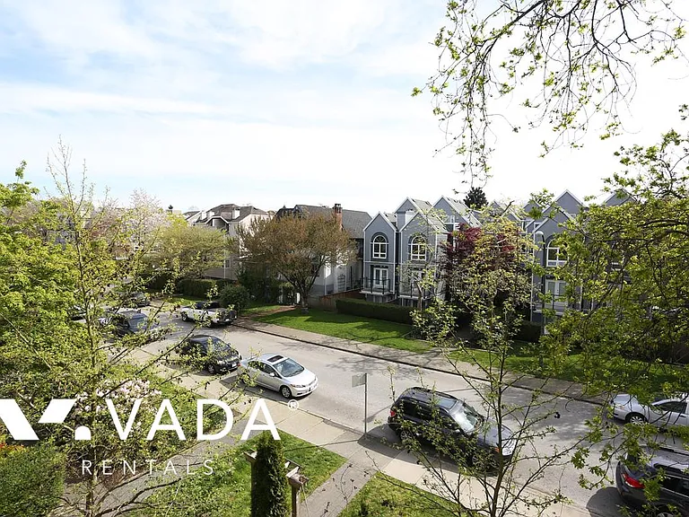837 W 14th Ave — Photo 2
