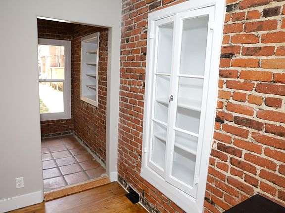 3rd image of 735 S St Andrews Pl APT 101