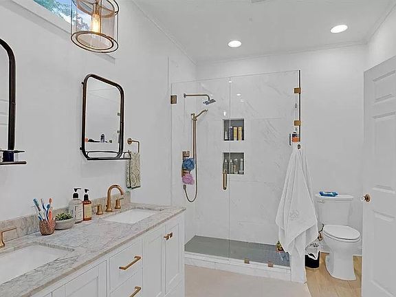 5th image of 3944 Baltimore Ave