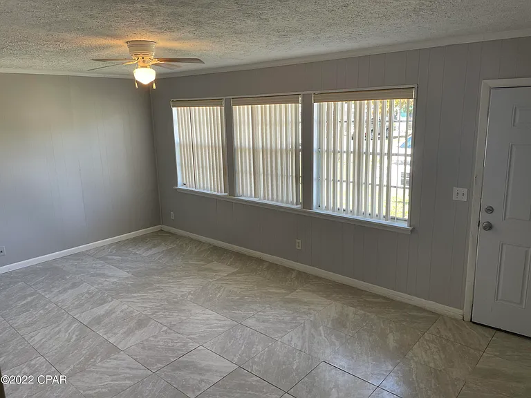 1510 Clay Ave #A — Photo 2