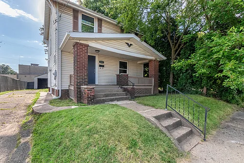 1273 Greenfield Ave SW Photo 1
