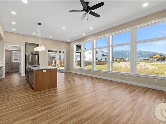 2nd image of 3005 Baneberry Ave
