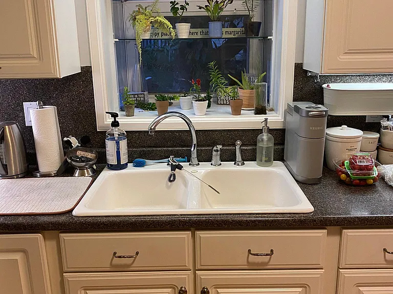 272 Castle Ave — Photo 4