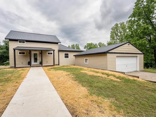 1021 Marsh Rd, Plainwell, MI 49080