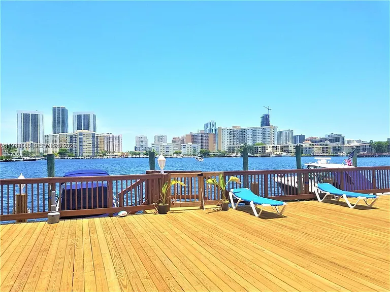 462 Golden Isles Dr #203 — Photo 13