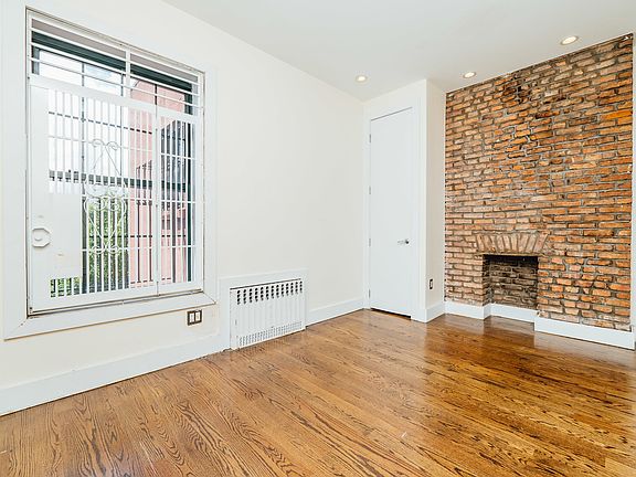 2nd image of 12 Underhill Ave APT 4