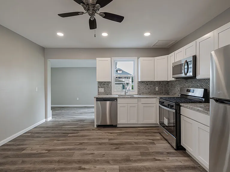121 Hillview Ave #B — Photo 2