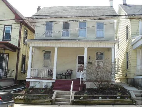 64 W Maple St photo 1