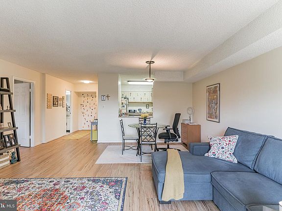 4th image of 3800 Powell Ln APT 729