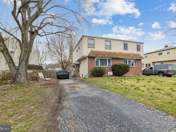 1478 Bluejay Rd, Abington, PA 19001