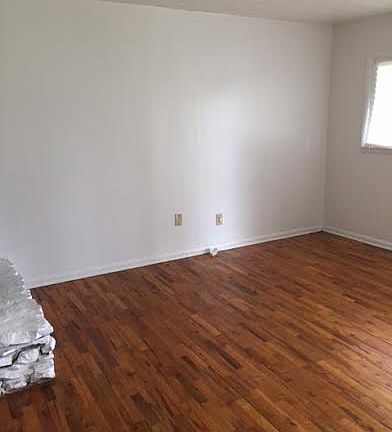 4th image of 3550 N Richardt Ave