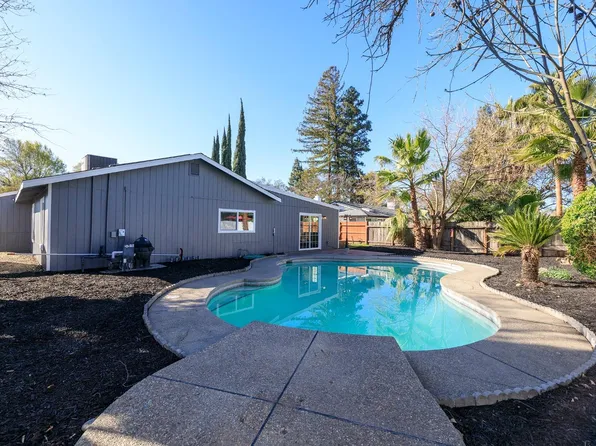 1213 Royal Oaks Dr, Stockton, CA 95209