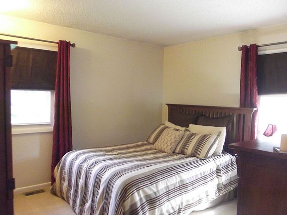 5th image of 1501 E Lawn Plaza Dr