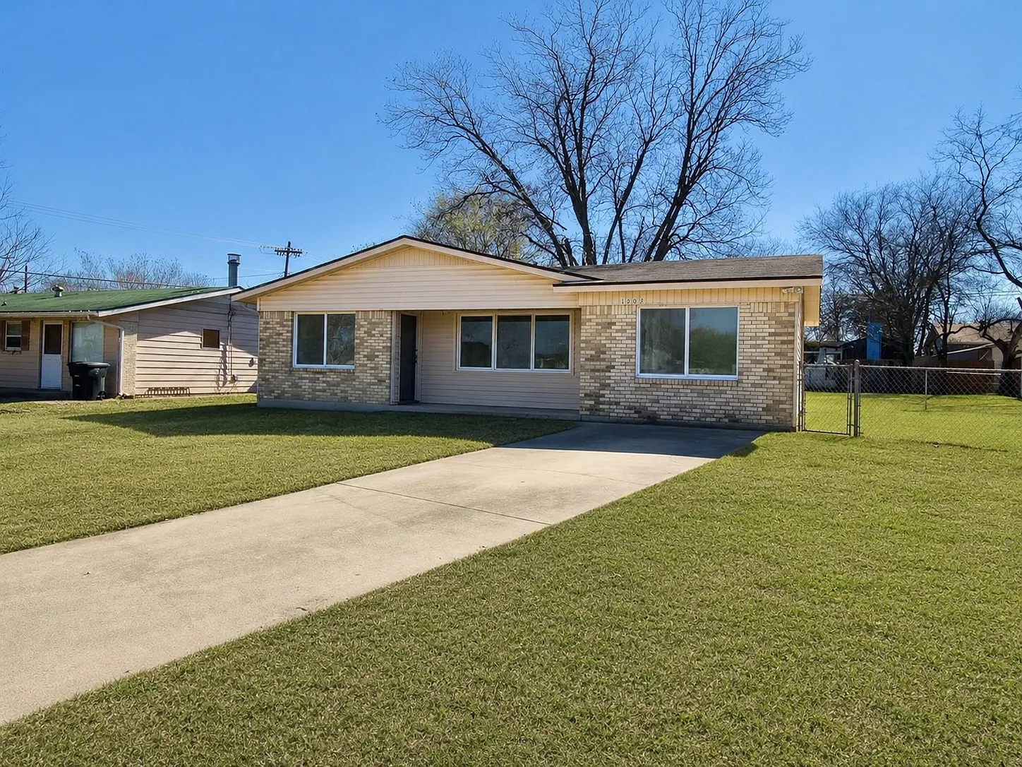 4 bed, 1428 sqft, $1,400 — Photo 1