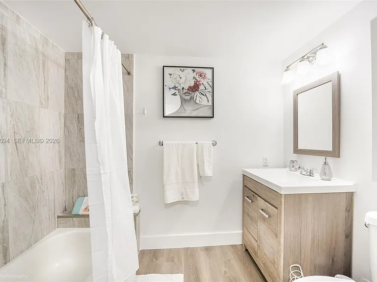 1750 N Bayshore Dr #1219 — Photo 8