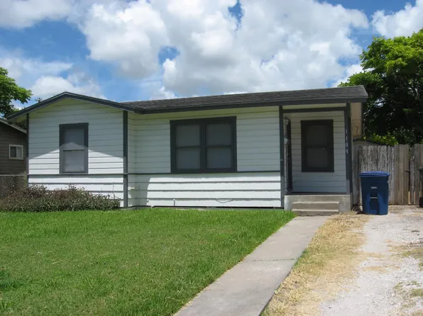 1109 Prince Dr, Corpus Christi, TX 78412