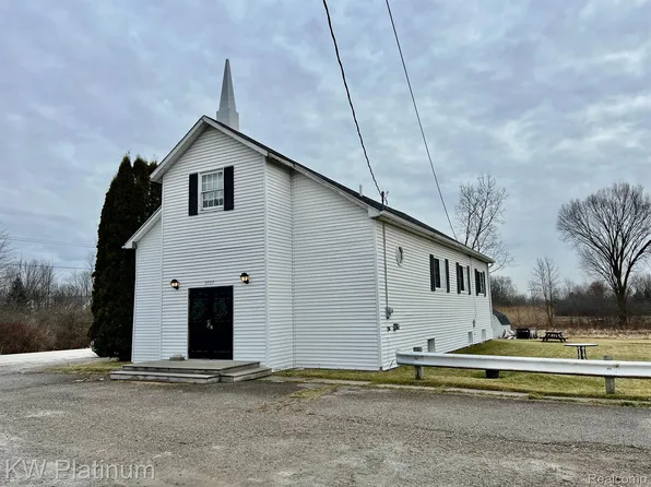 5757 Indian Trl, China, MI 48054