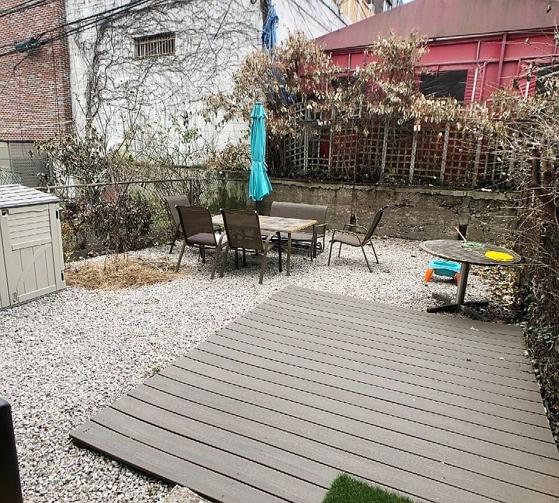 1st image of 2543 38th St APT 1R