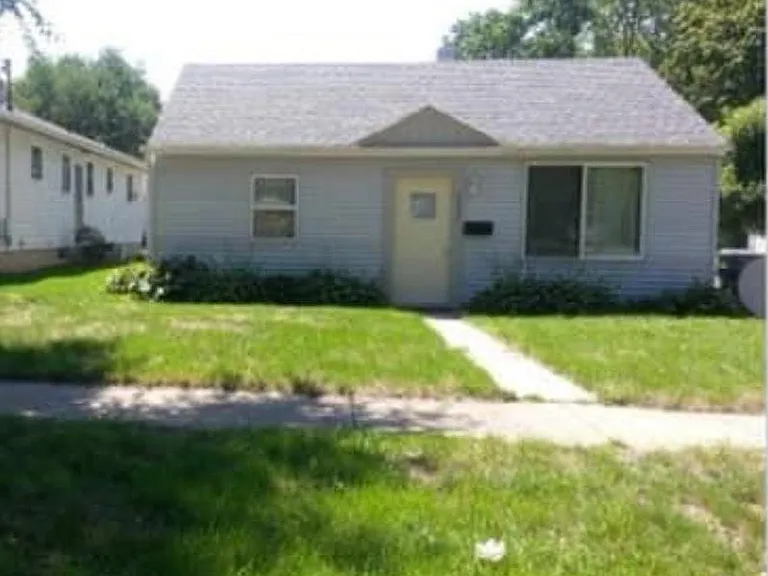 3417 Richard St — Photo 1