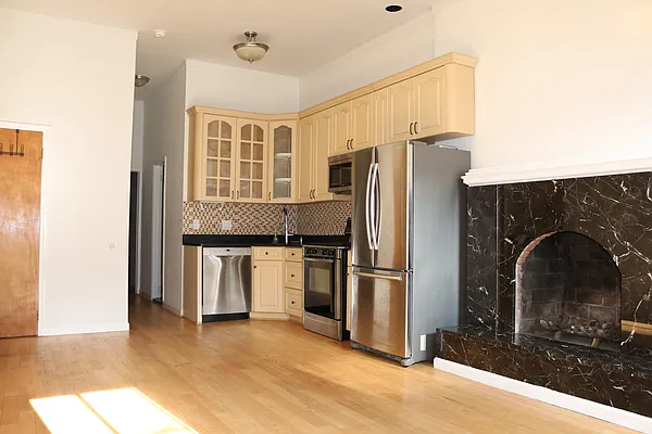 Rented by Charney Real Estate LLC | media 23