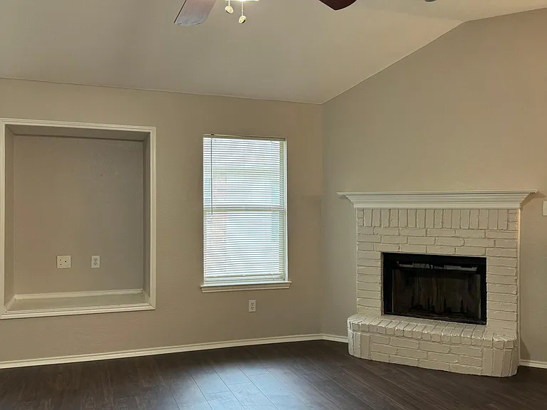128 Post Oak Dr — Photo 4