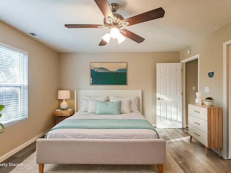 7548 Sycamore Grove Ct — Photo 12