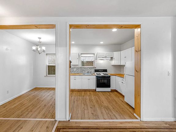 5th image of 4624 Glendale Ct