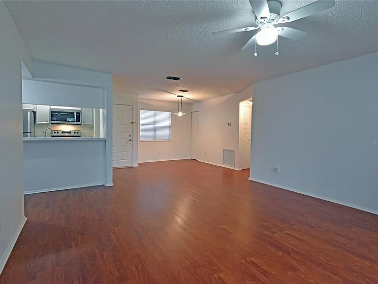 4207 Winding Moss Trl #208 — Photo 4