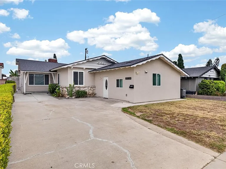 13808 S Catalina Ave — Photo 2