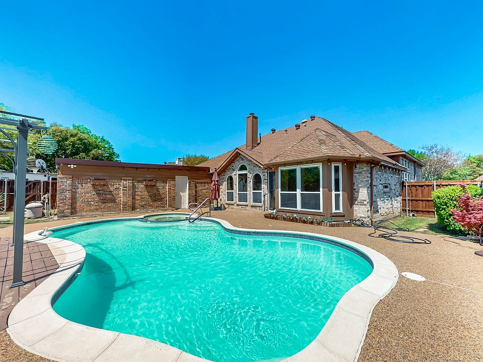 1st image of 622 Meadowcrest Dr