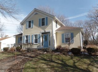 1927 Brainard Rd, Lyndhurst, OH 44124