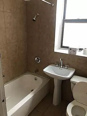 Rented by Eric Goodman Realty Corp | media 20