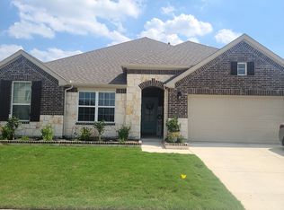 1001 Meadow Gust Dr, Fort Worth, TX 76052