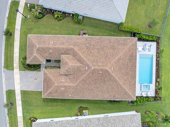4th image of 10438 SW AQUILA Way
