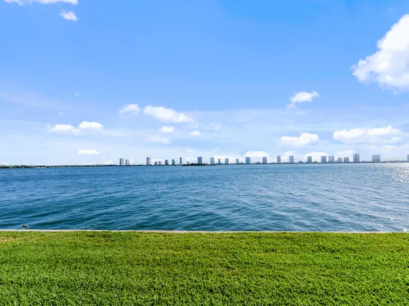100 Wettaw Lane #9, North Palm Beach, FL 33408