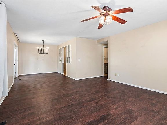 4th image of 8308 NW 39th St